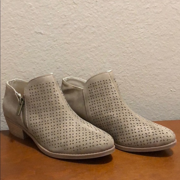 Bootie - Picture 4 of 8